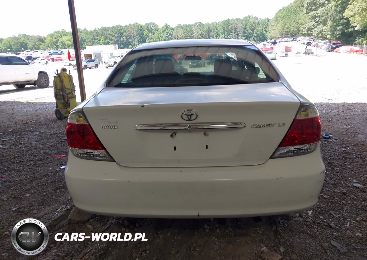2005 Toyota Camry Le VIN:4T1BE32K35U392803 - 16