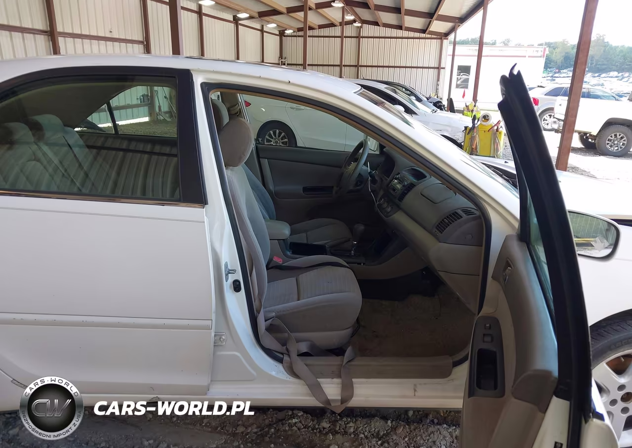 2005 Toyota Camry Le VIN:4T1BE32K35U392803 - 5