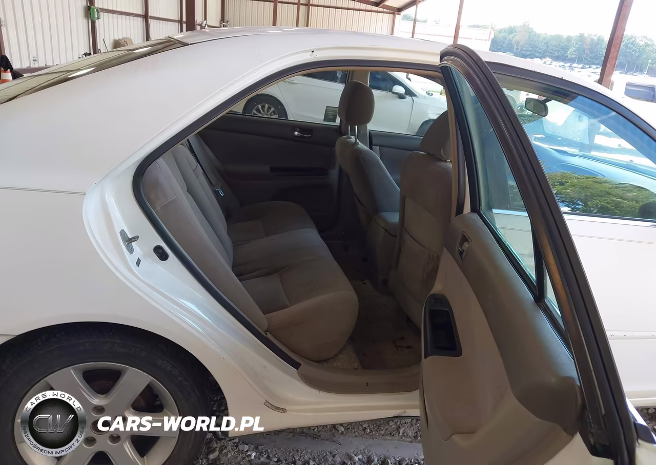 2005 Toyota Camry Le VIN:4T1BE32K35U392803 - 8