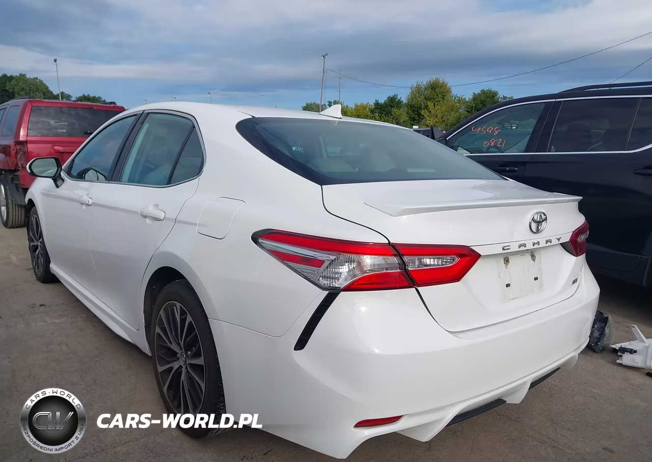 2020 Toyota Camry Se VIN:4T1G11AK1LU334046 - 3