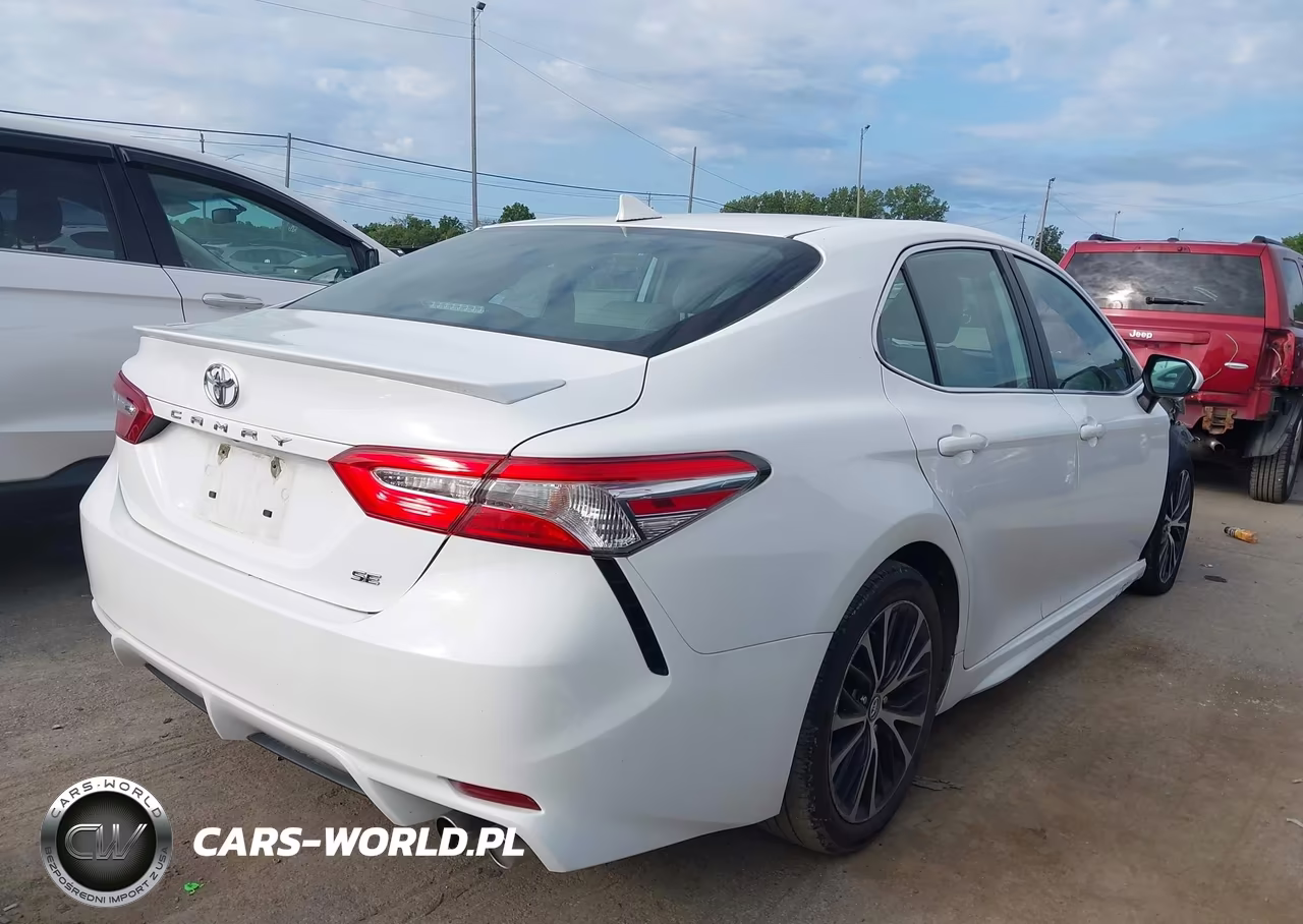 2020 Toyota Camry Se VIN:4T1G11AK1LU334046 - 4