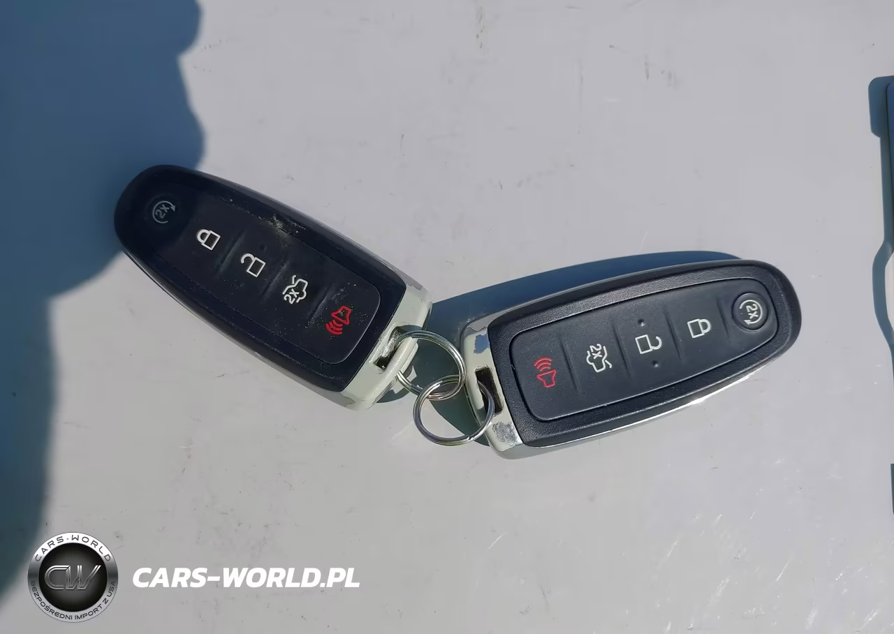 2018 Ford Escape Titanium VIN:1FMCU9J99JUC62138 - 11