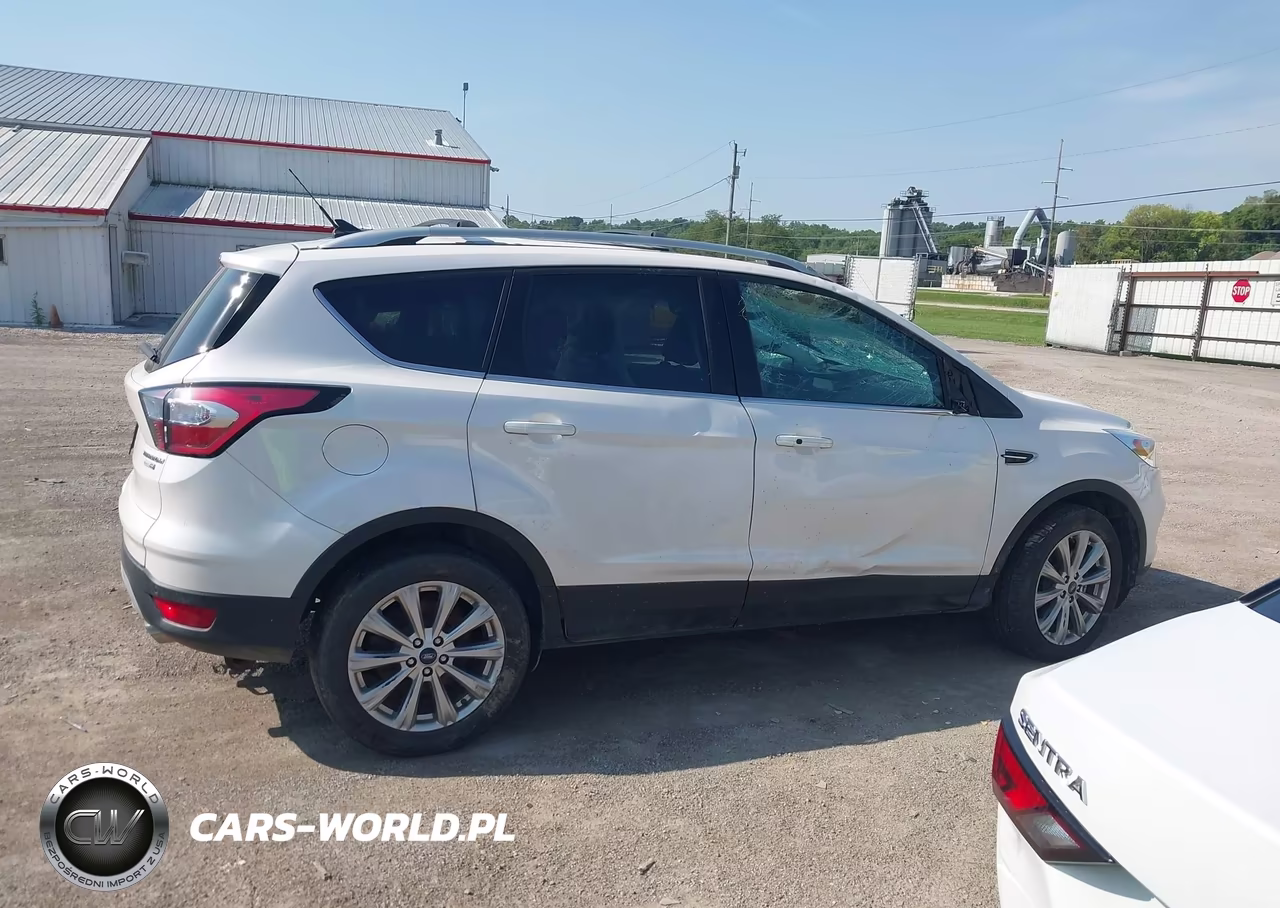 2018 Ford Escape Titanium VIN:1FMCU9J99JUC62138 - 14