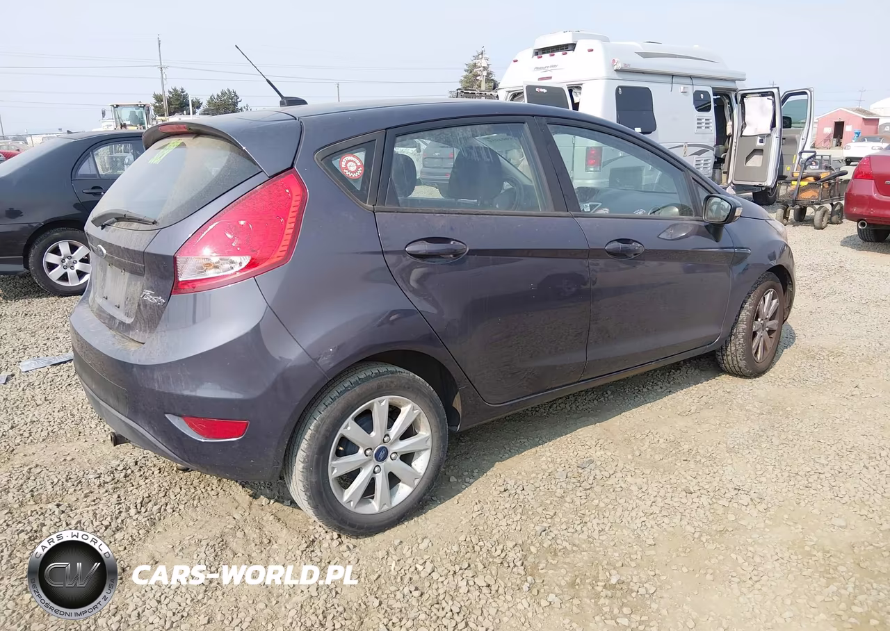 2013 Ford Fiesta Se VIN:3FADP4EJ5DM195639 - 4