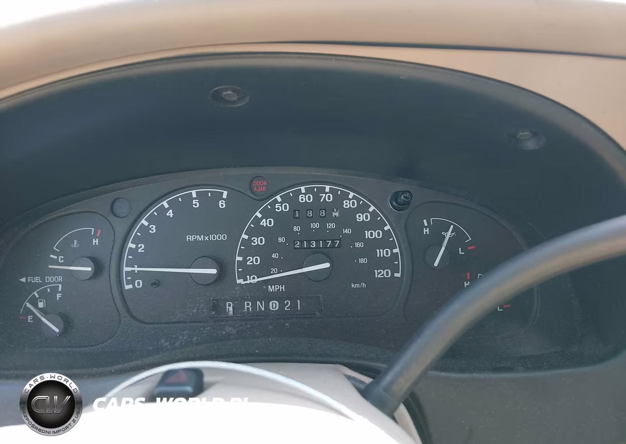 2001 Ford Explorer Eddie Bauer VIN:1FMDU84P31ZA52324 - 7