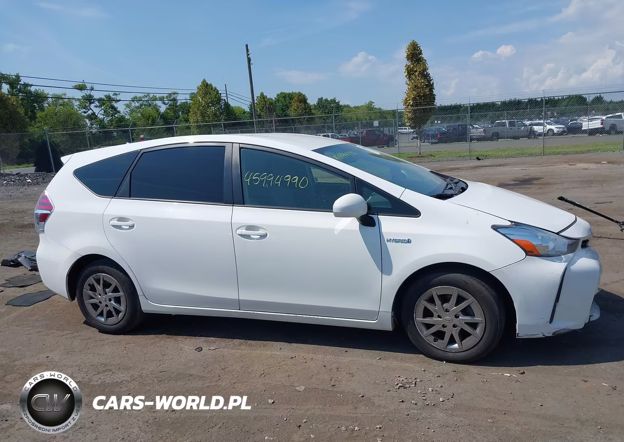2015 Toyota Prius V Two VIN:JTDZN3EU9FJ029912 - 13