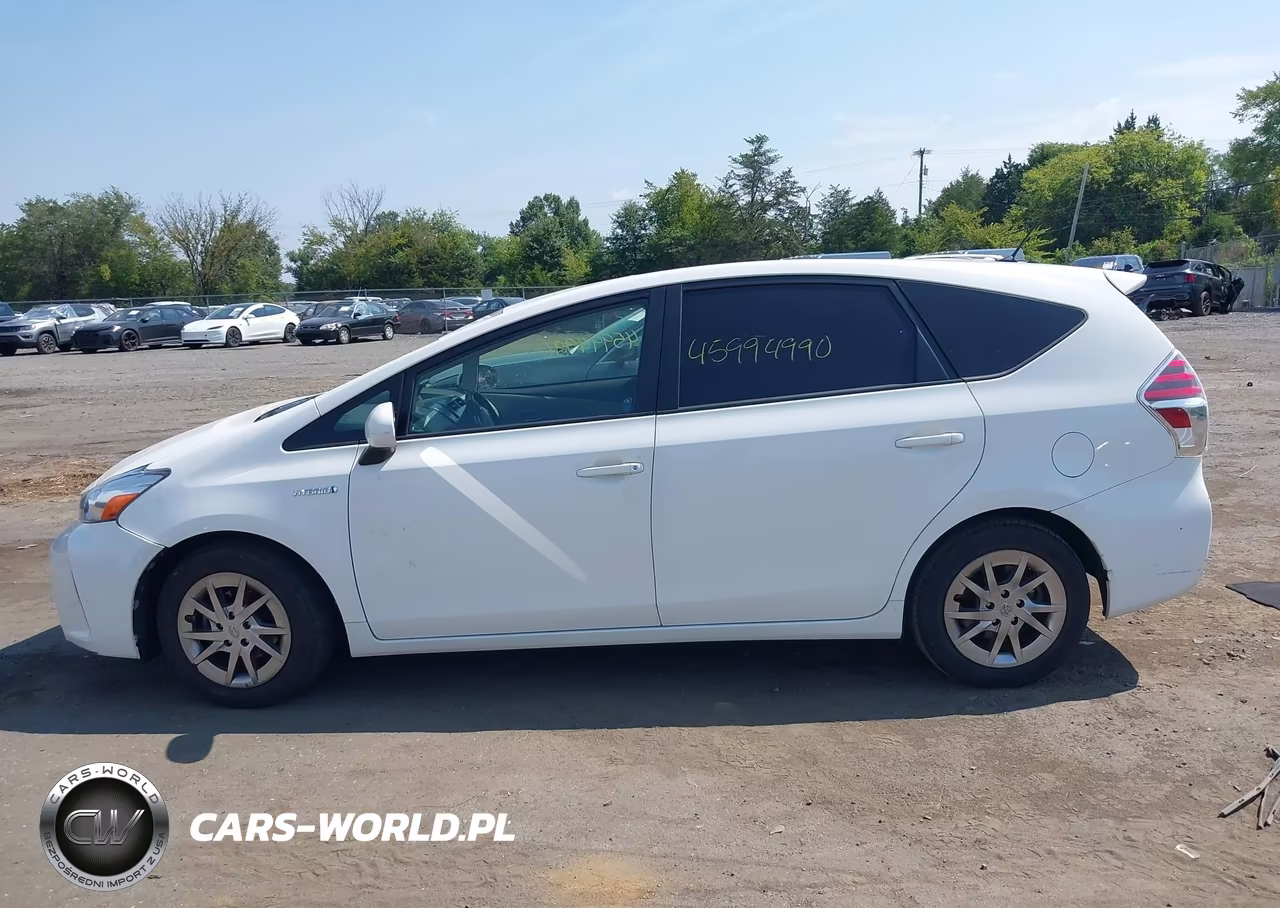 2015 Toyota Prius V Two VIN:JTDZN3EU9FJ029912 - 14