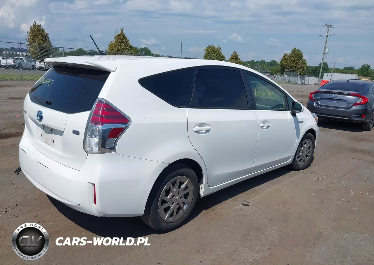 2015 Toyota Prius V Two VIN:JTDZN3EU9FJ029912 - 4