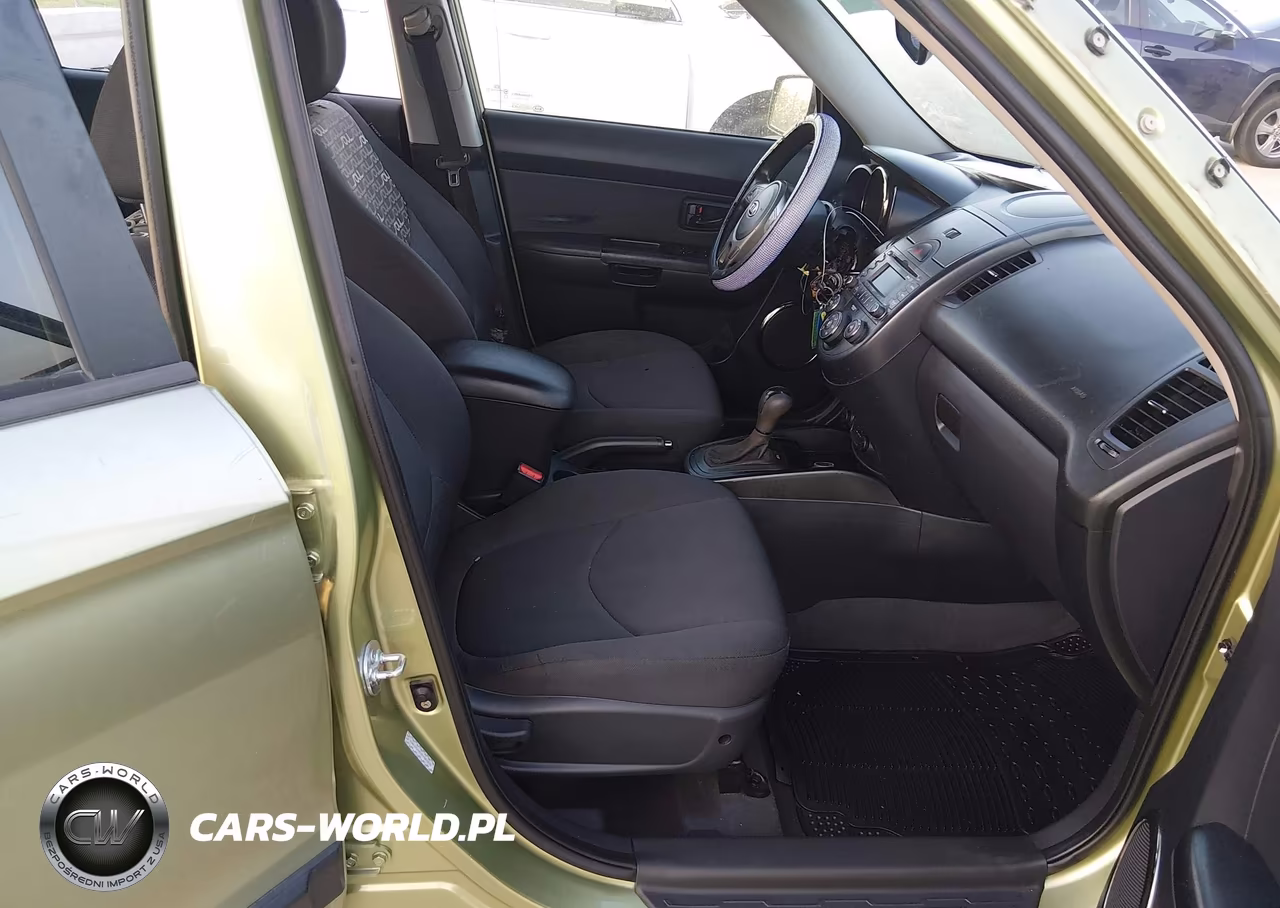 2011 Kia Soul + VIN:KNDJT2A23B7341832 - 5