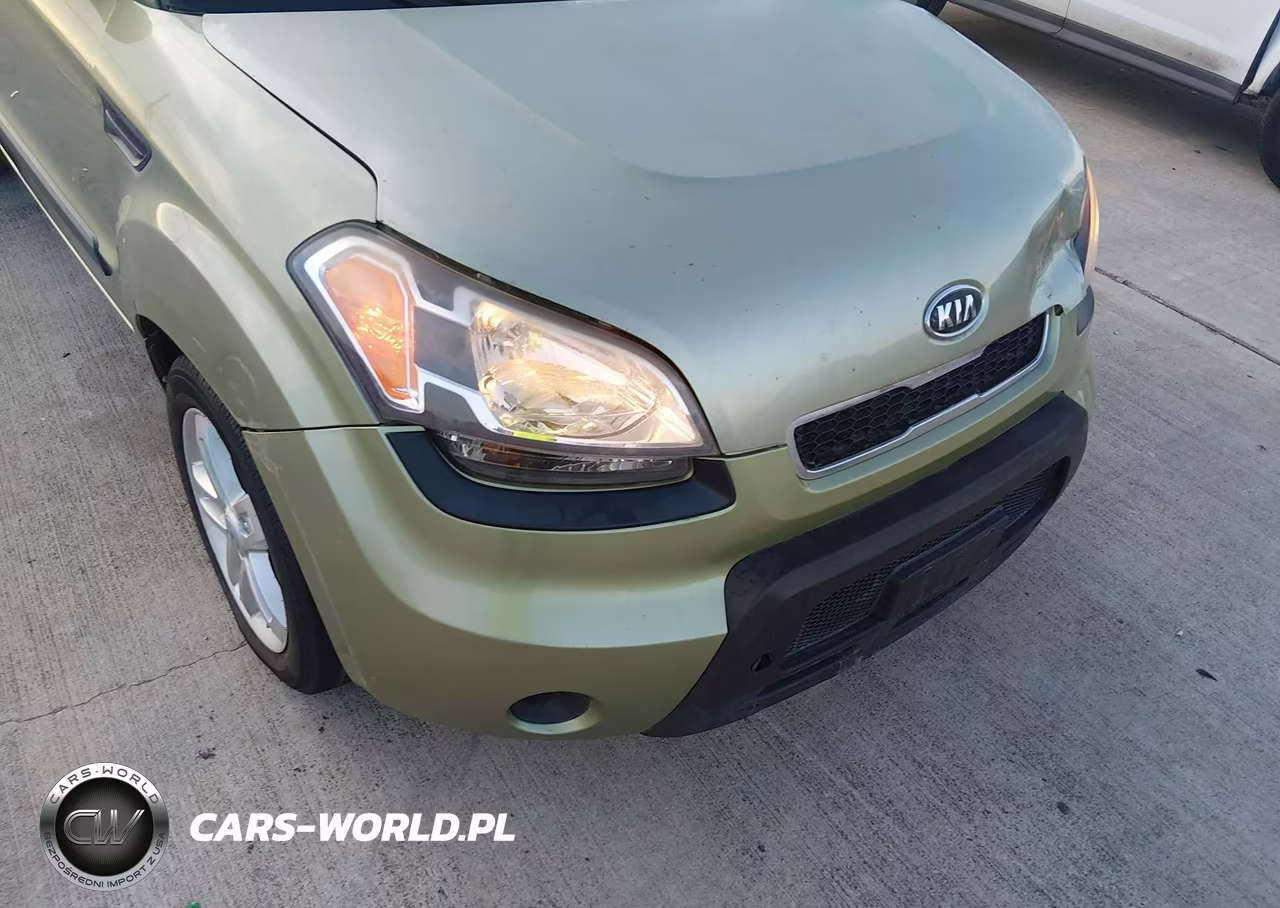 2011 Kia Soul + VIN:KNDJT2A23B7341832 - 6