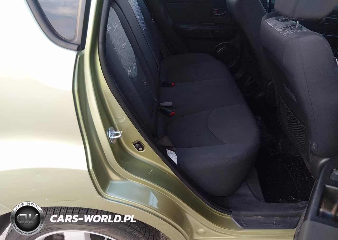 2011 Kia Soul + VIN:KNDJT2A23B7341832 - 8