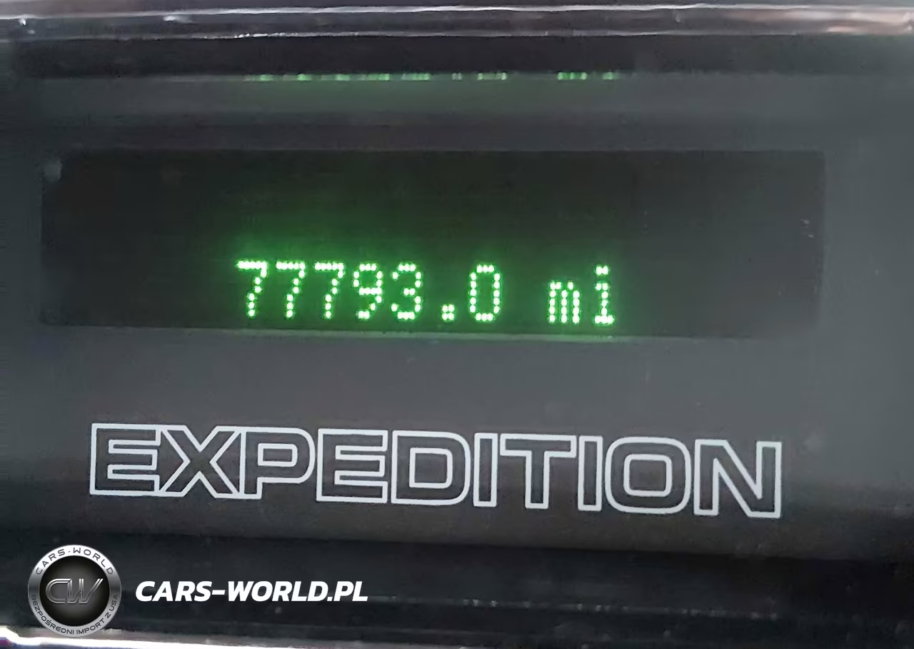 2013 Ford Expedition Limited VIN:1FMJU2A52DEF13575 - 16