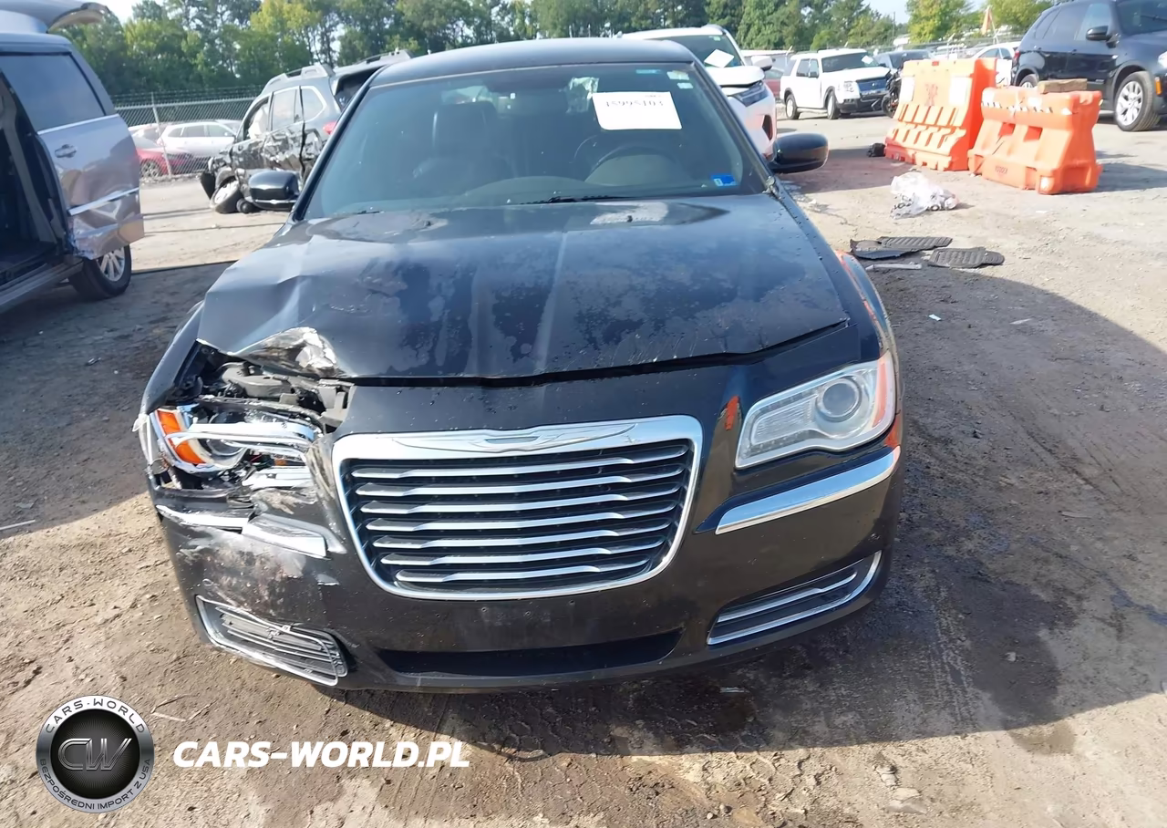 2013 Chrysler 300 Motown VIN:2C3CCAAG0DH509730 - 12