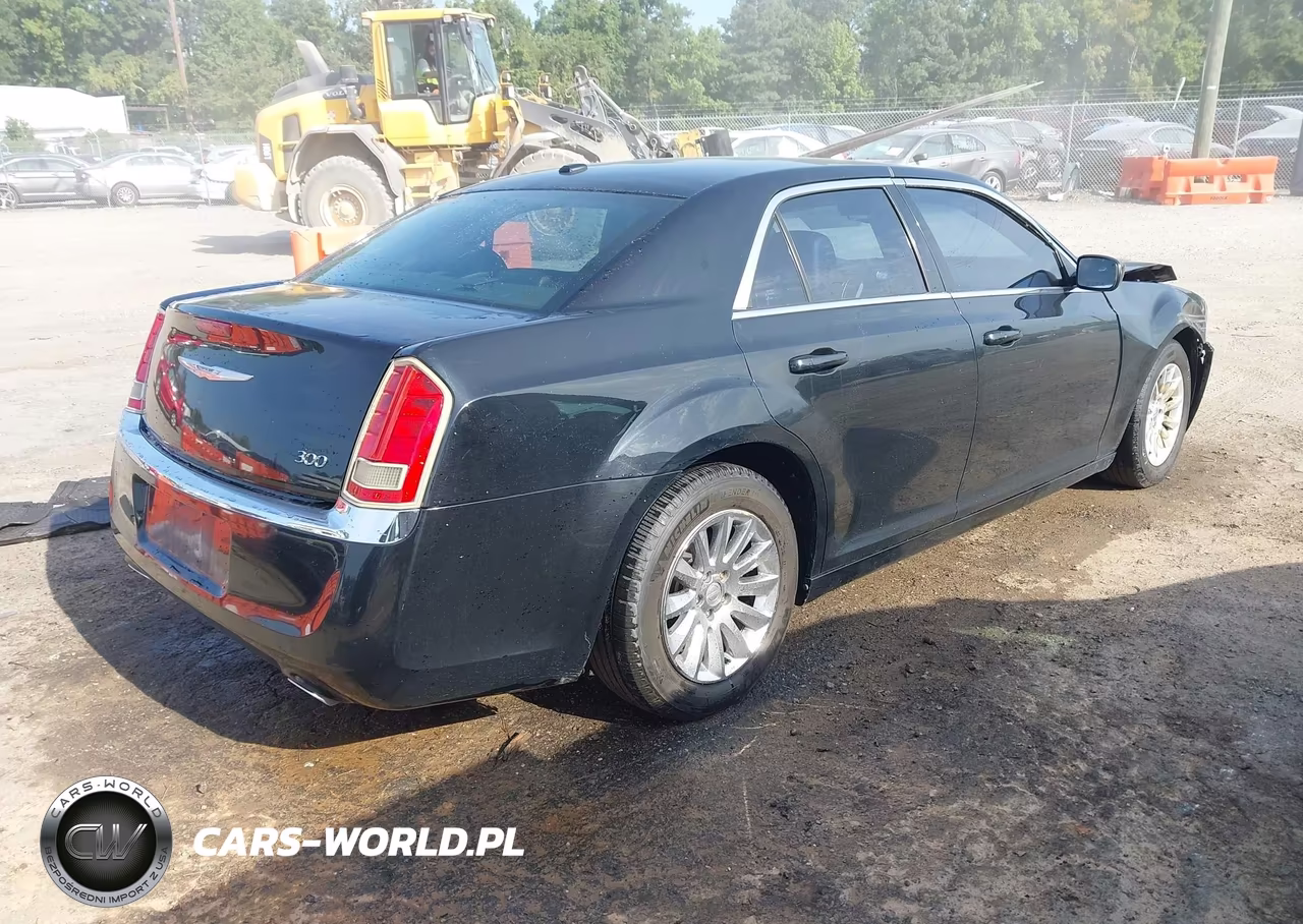 2013 Chrysler 300 Motown VIN:2C3CCAAG0DH509730 - 4