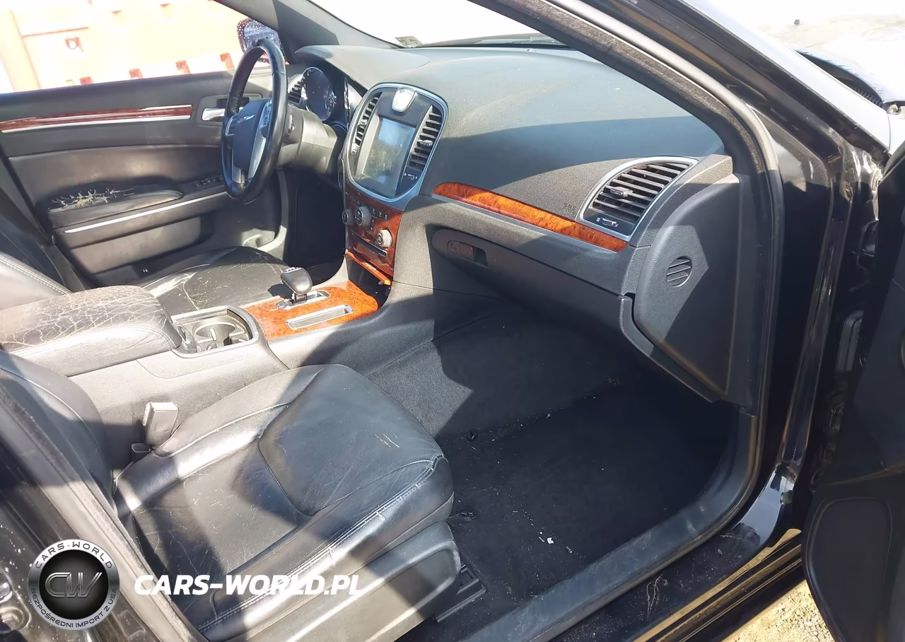 2013 Chrysler 300 Motown VIN:2C3CCAAG0DH509730 - 5