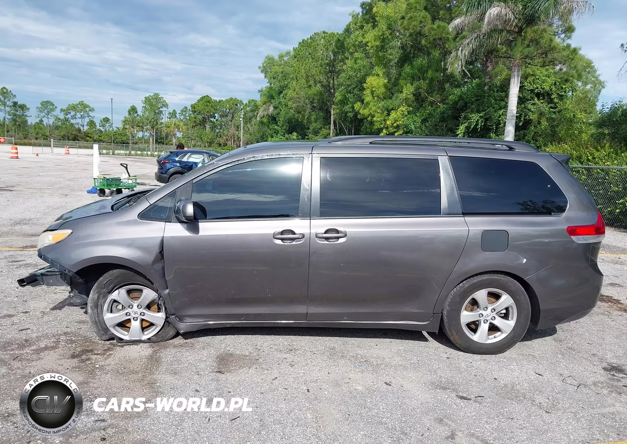 2013 Toyota Sienna Le V6 8 Passenger VIN:5TDKK3DC2DS368529 - 15