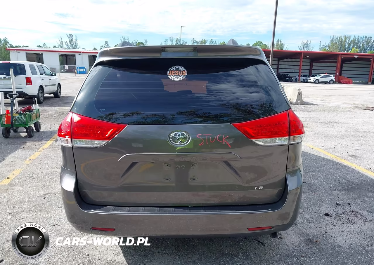 2013 Toyota Sienna Le V6 8 Passenger VIN:5TDKK3DC2DS368529 - 17