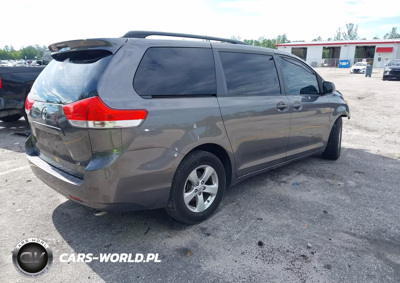 2013 Toyota Sienna Le V6 8 Passenger VIN:5TDKK3DC2DS368529 - 4