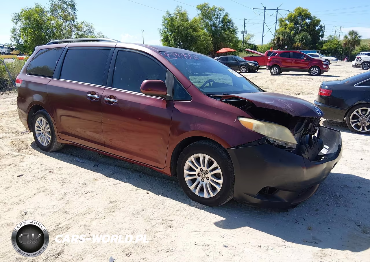 2011 Toyota Sienna Xle V6 – zdjęcie 1 z 17