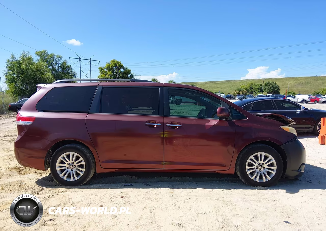 2011 Toyota Sienna Xle V6 VIN:5TDYK3DC0BS055261 - 14