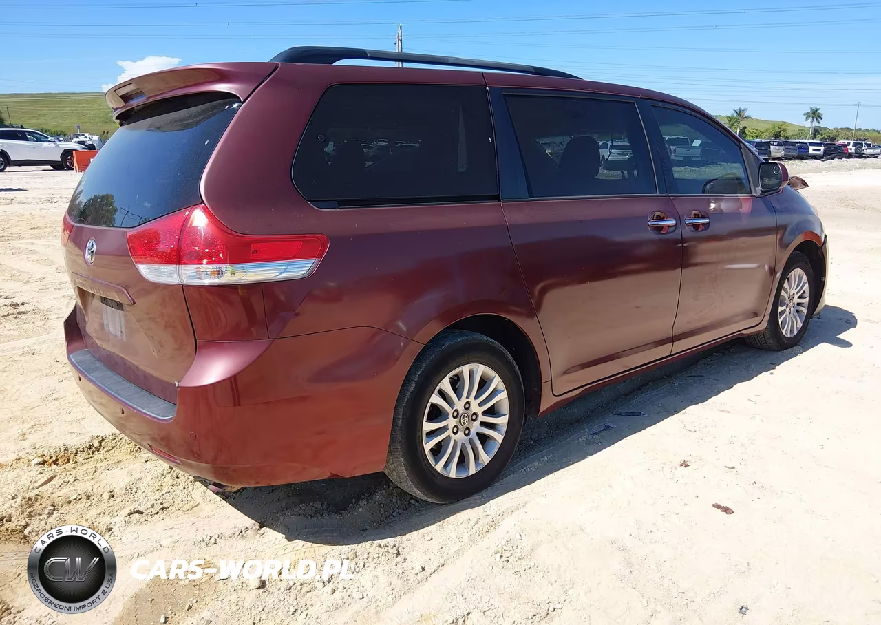 2011 Toyota Sienna Xle V6 VIN:5TDYK3DC0BS055261 - 4