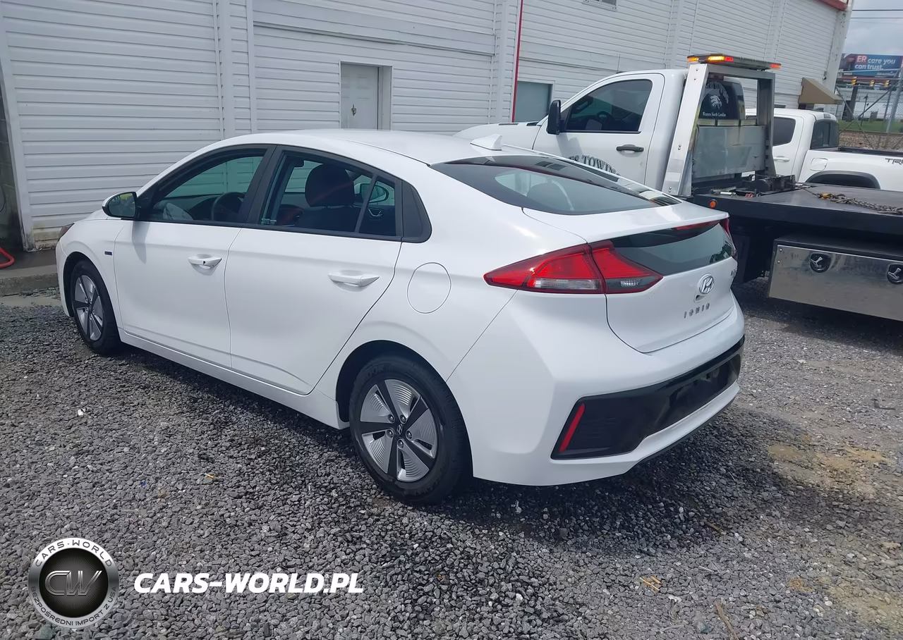 2018 Hyundai Ioniq Hybrid Blue VIN:KMHC65LC7JU076206 - 3