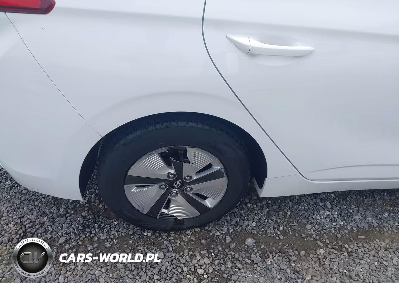 2018 Hyundai Ioniq Hybrid Blue VIN:KMHC65LC7JU076206 - 6