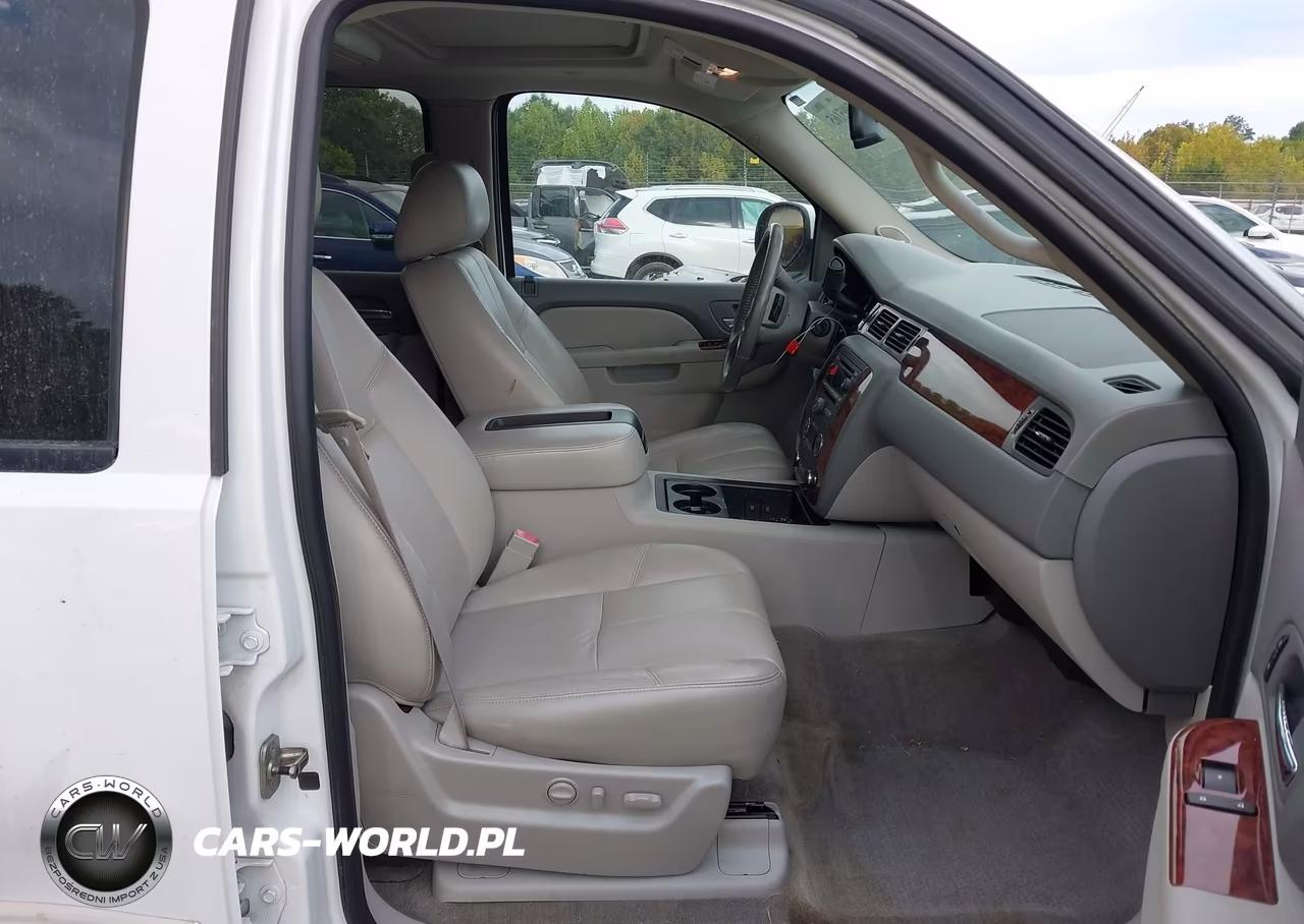 2011 Chevrolet Tahoe Lt VIN:1GNSCBE04BR159985 - 5