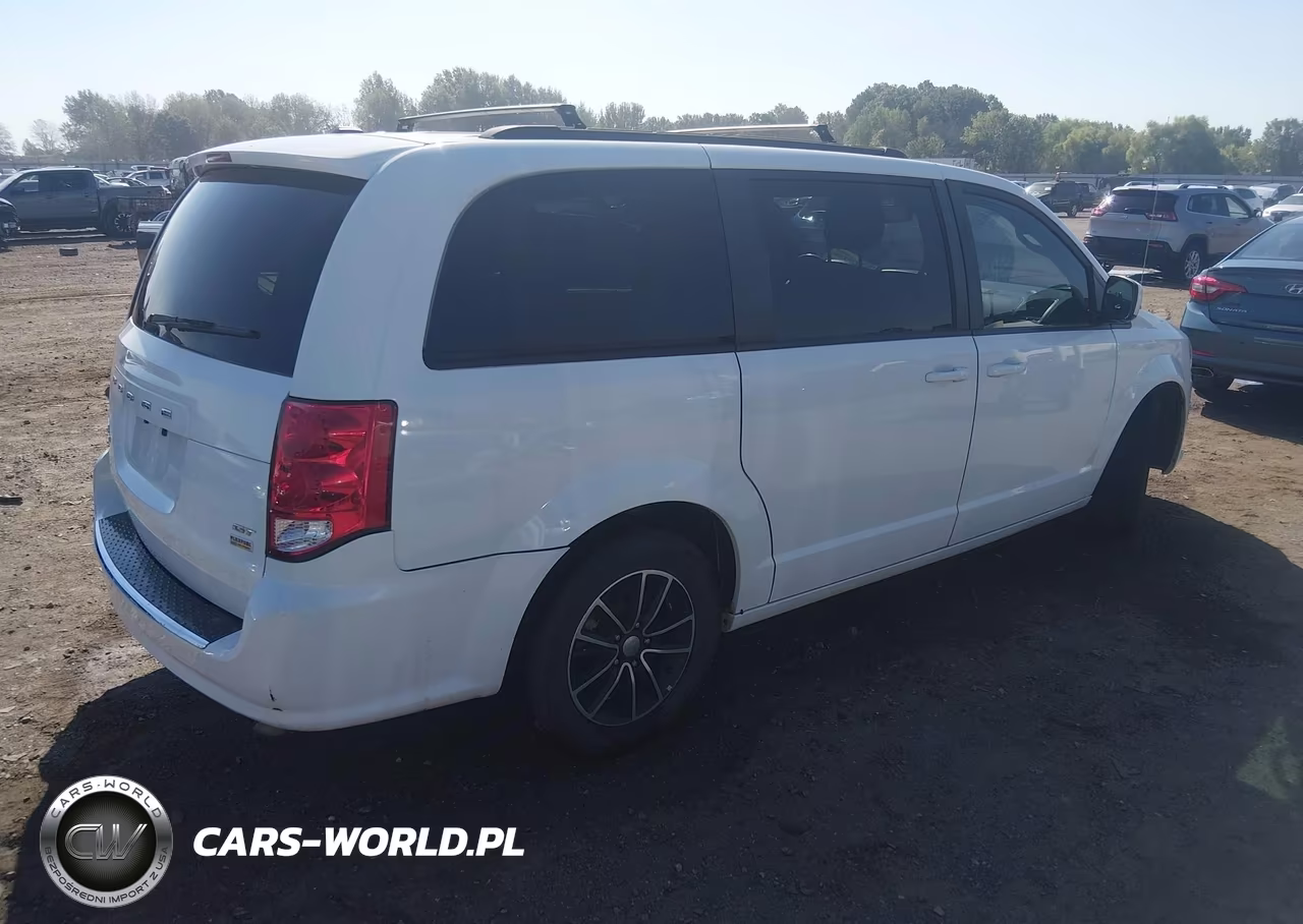 2018 Dodge Grand Caravan Gt VIN:2C4RDGEG6JR336754 - 4