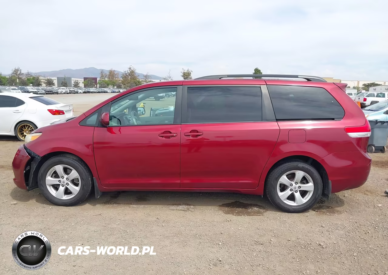 2012 Toyota Sienna Le V6 8 Passenger VIN:5TDKK3DC3CS240542 - 14