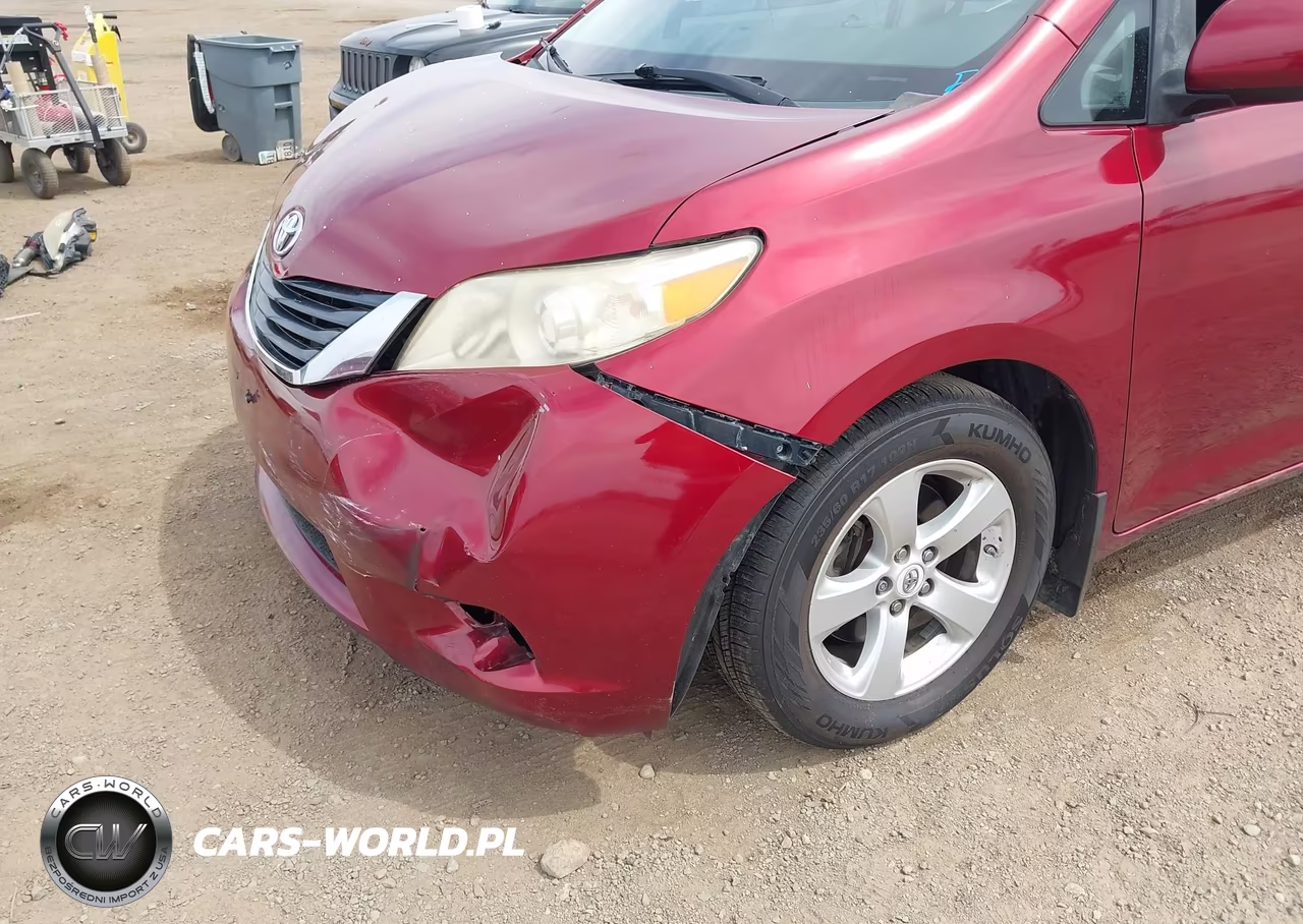 2012 Toyota Sienna Le V6 8 Passenger VIN:5TDKK3DC3CS240542 - 18