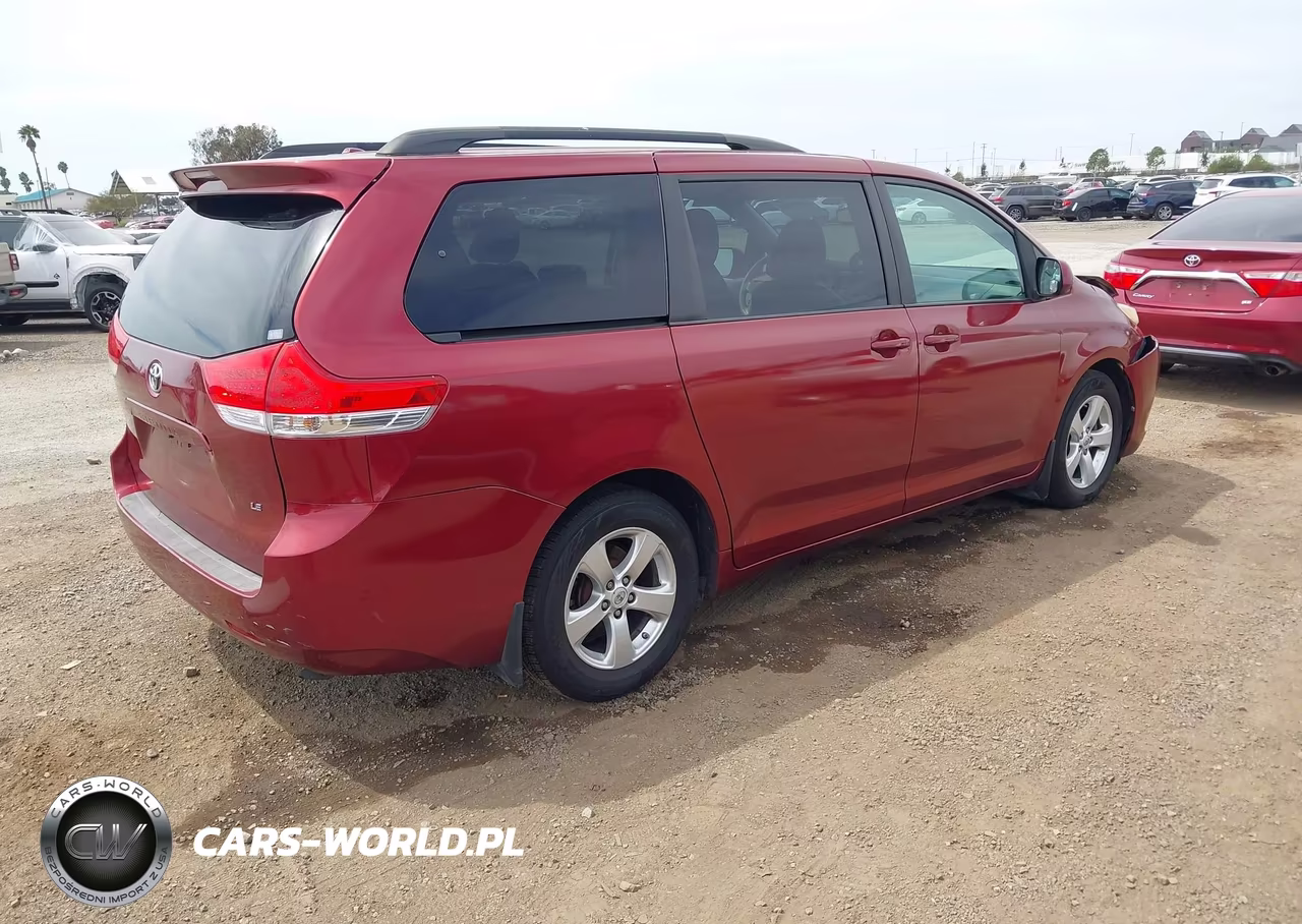 2012 Toyota Sienna Le V6 8 Passenger VIN:5TDKK3DC3CS240542 - 4