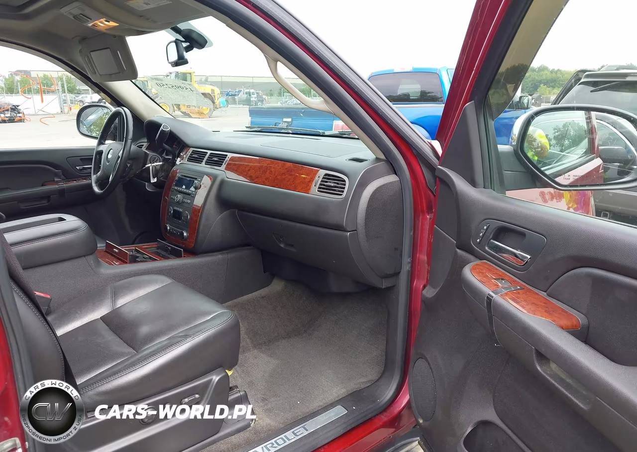 2009 Chevrolet Tahoe Ltz VIN:1GNFK330X9R289177 - 5