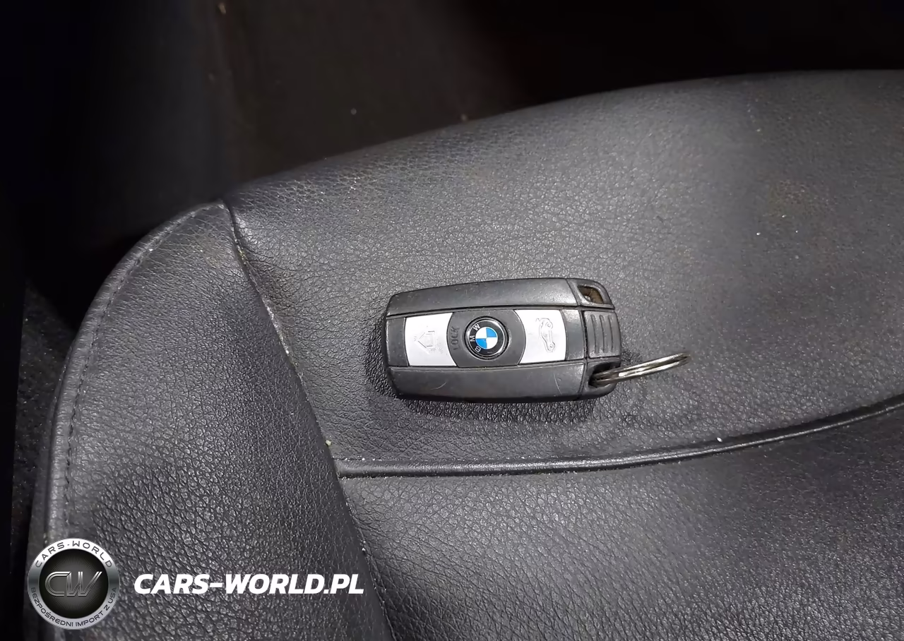 2007 BMW 328Xi VIN:WBAVC73587KP36810 - 11