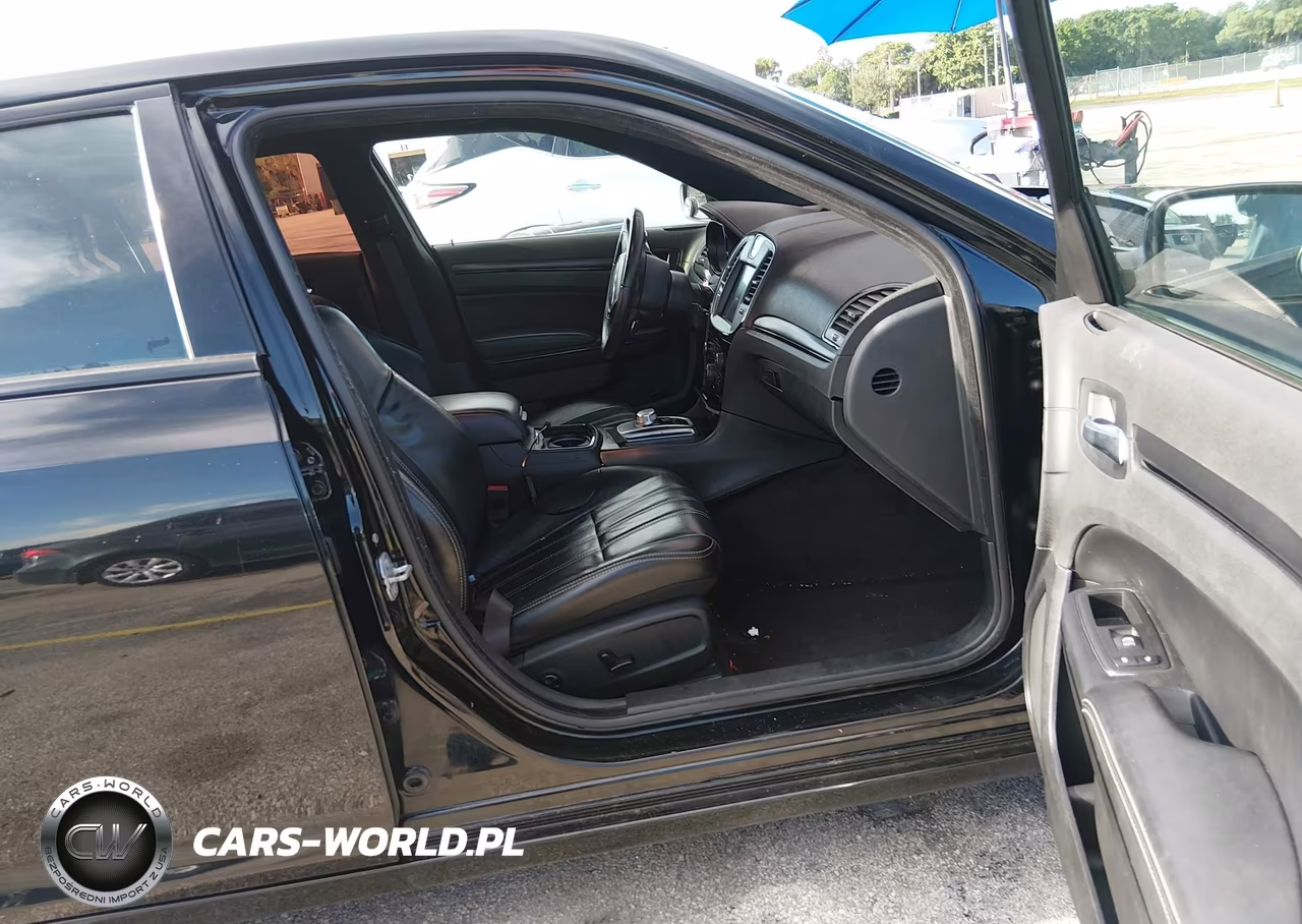 2016 Chrysler 300 300S VIN:2C3CCABG4GH328892 - 5