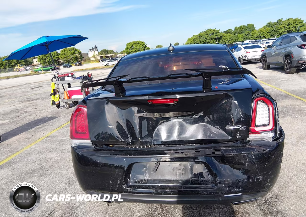 2016 Chrysler 300 300S VIN:2C3CCABG4GH328892 - 6