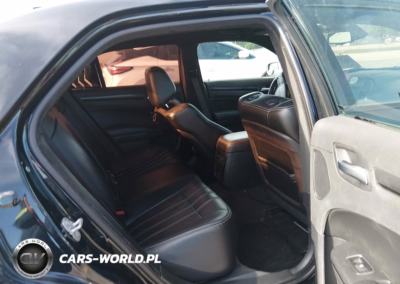 2016 Chrysler 300 300S VIN:2C3CCABG4GH328892 - 8