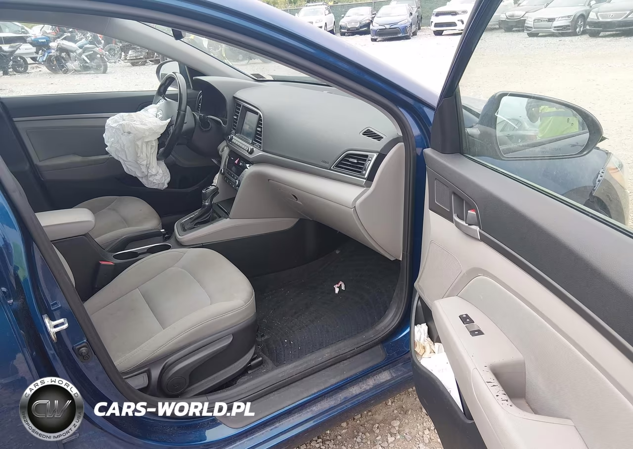 2018 Hyundai Elantra Value Edition VIN:5NPD84LFXJH370992 - 5