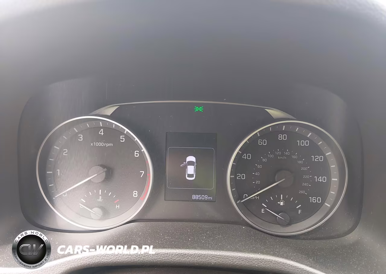 2018 Hyundai Elantra Value Edition VIN:5NPD84LFXJH370992 - 7