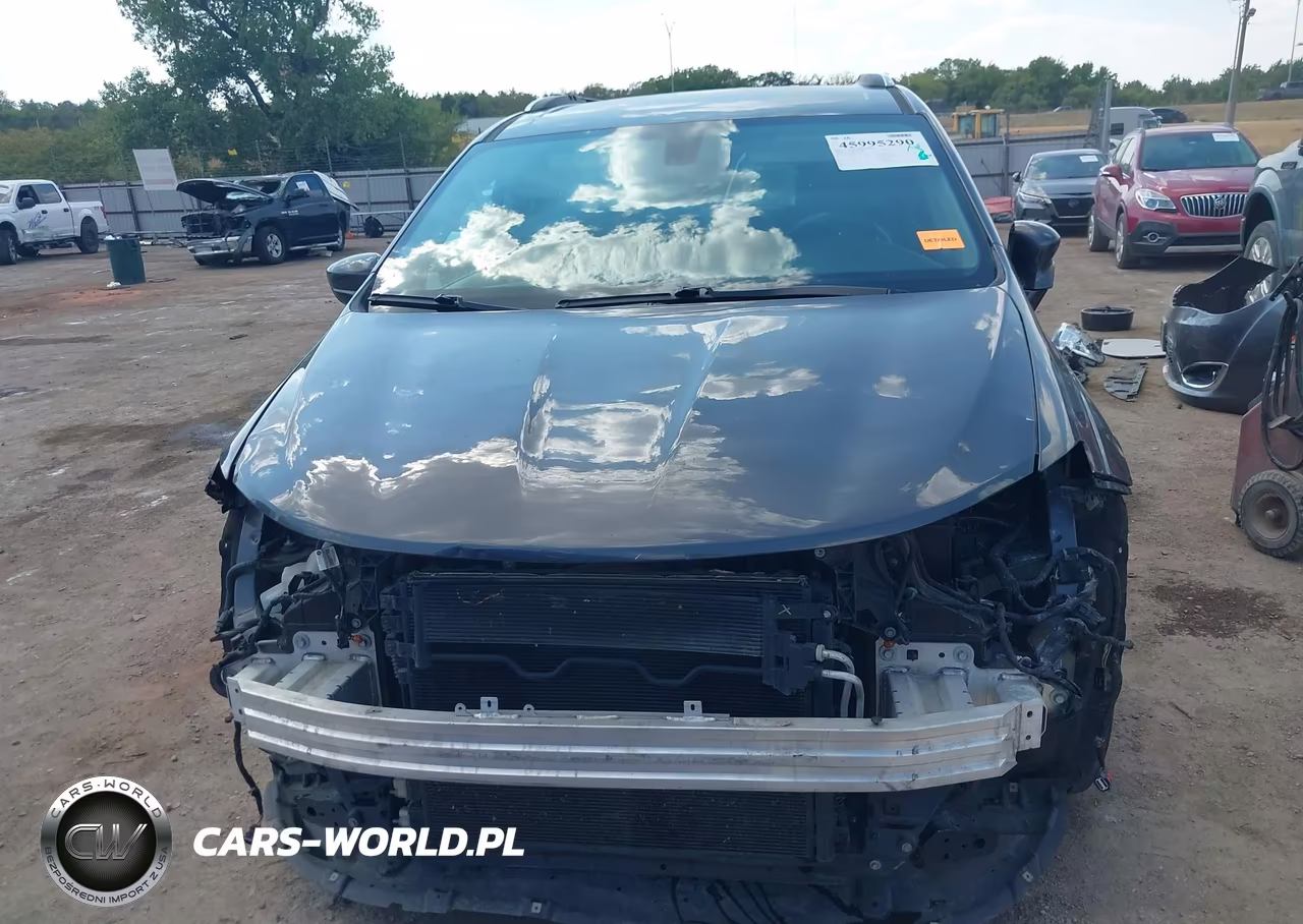 2018 Chrysler Pacifica Touring L VIN:2C4RC1BG2JR124437 - 13