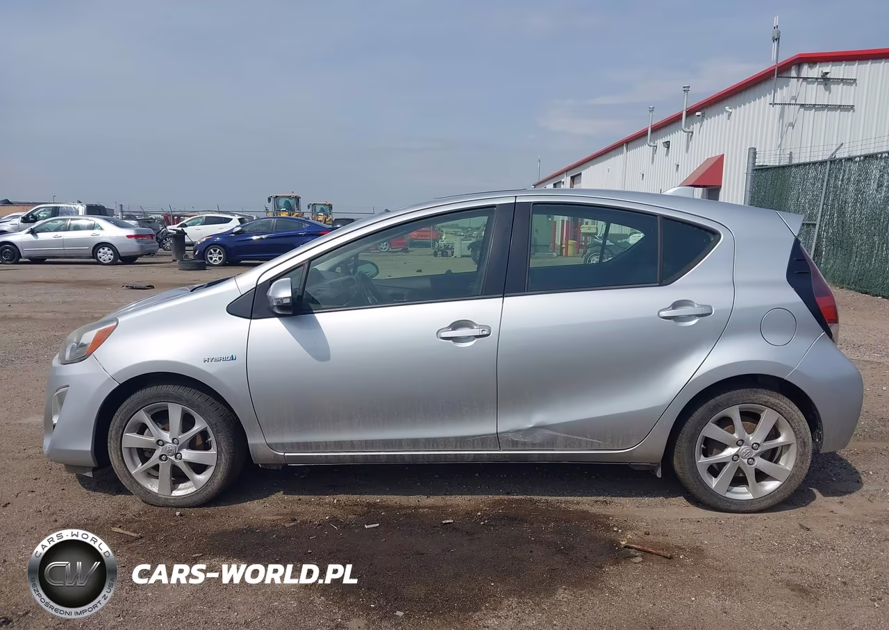 2015 Toyota Prius C Four VIN:JTDKDTB38F1108732 - 14