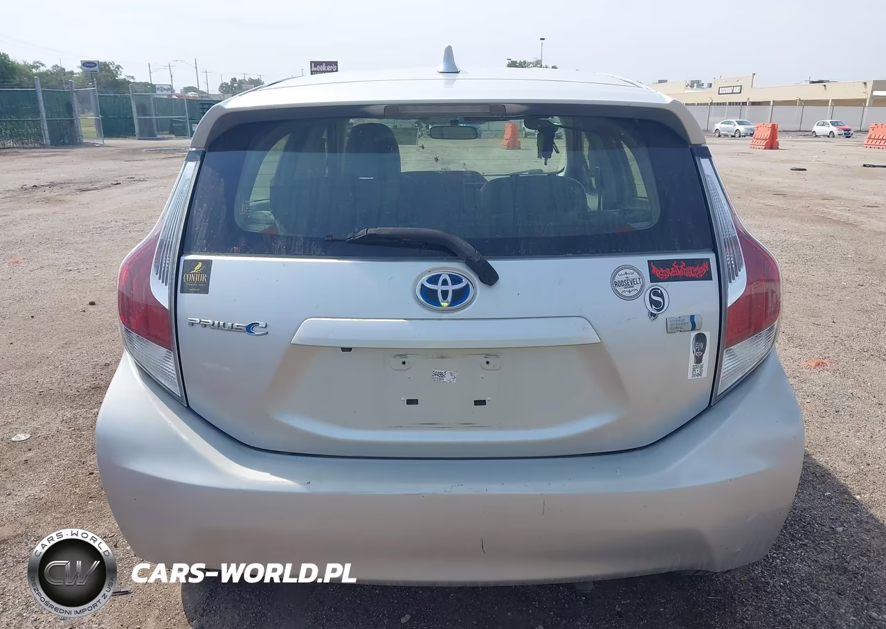 2015 Toyota Prius C Four VIN:JTDKDTB38F1108732 - 16