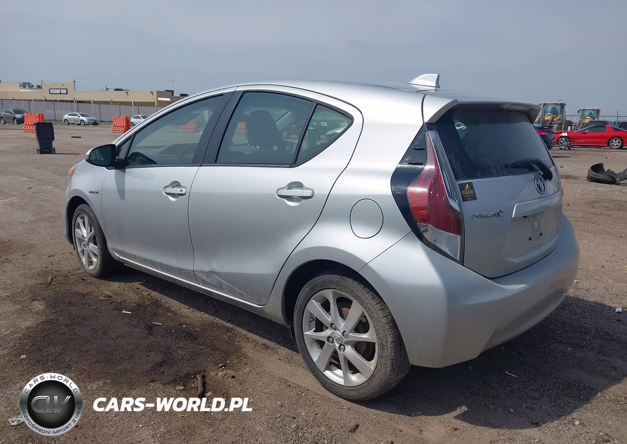 2015 Toyota Prius C Four VIN:JTDKDTB38F1108732 - 3