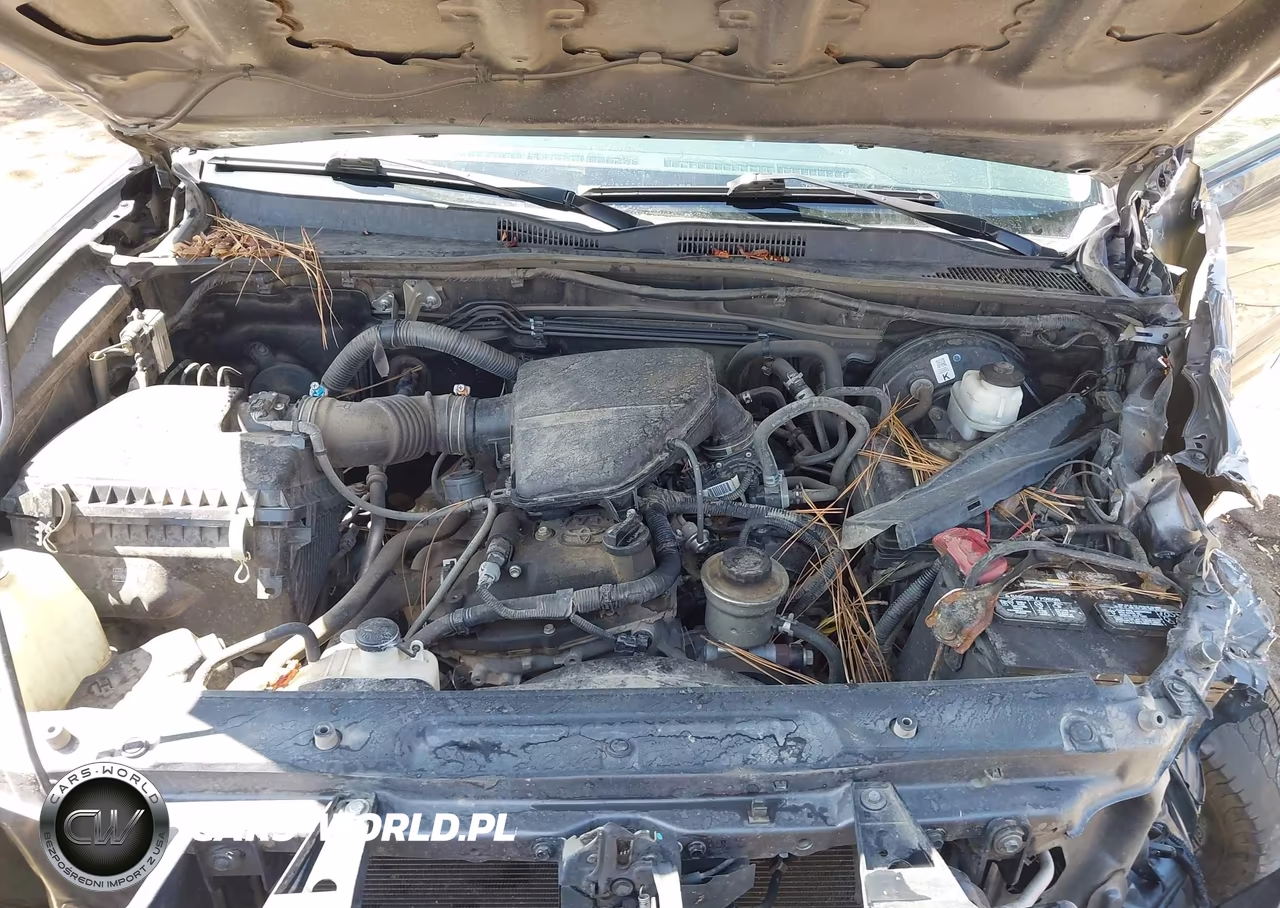 2018 Toyota Tacoma Sr VIN:5TFRX5GN8JX116184 - 10