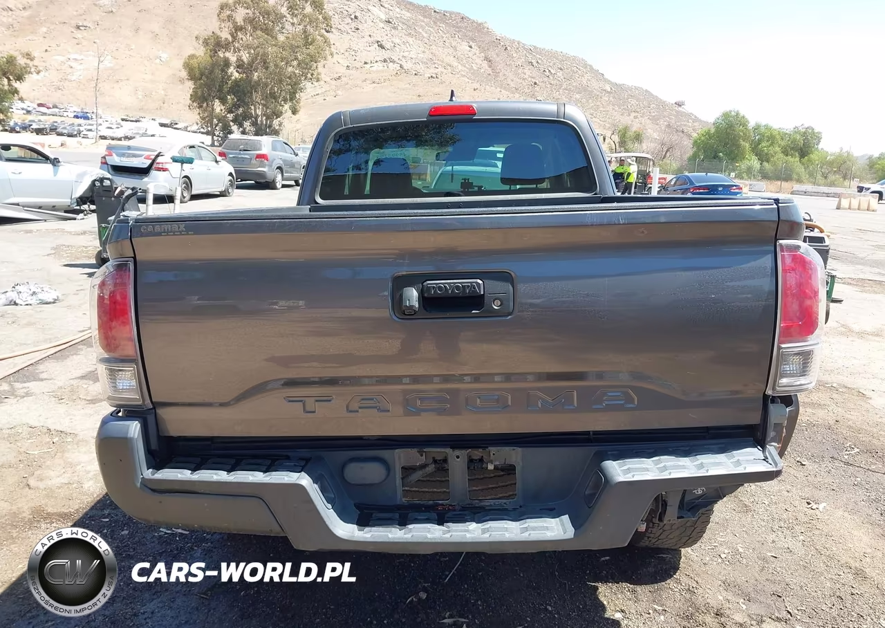 2018 Toyota Tacoma Sr VIN:5TFRX5GN8JX116184 - 16