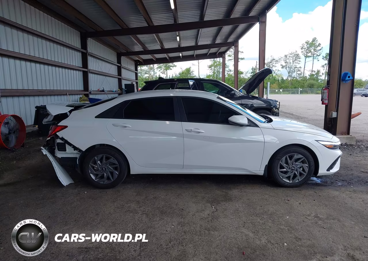2025 Hyundai Elantra Hybrid Blue VIN:KMHLM4DJ3SU157959 - 13