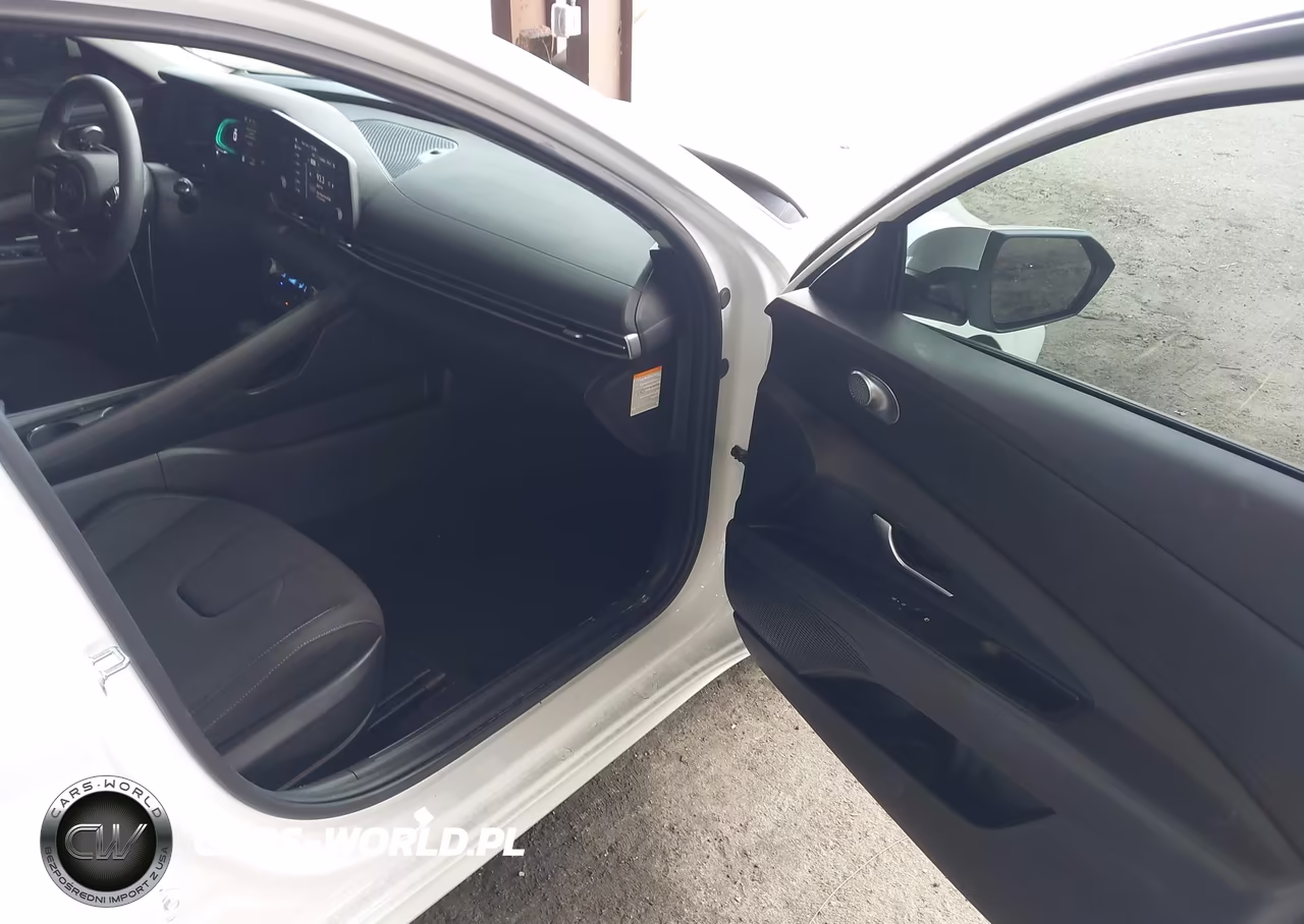 2025 Hyundai Elantra Hybrid Blue VIN:KMHLM4DJ3SU157959 - 5