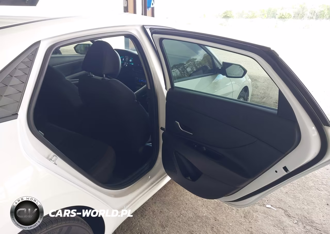 2025 Hyundai Elantra Hybrid Blue VIN:KMHLM4DJ3SU157959 - 8