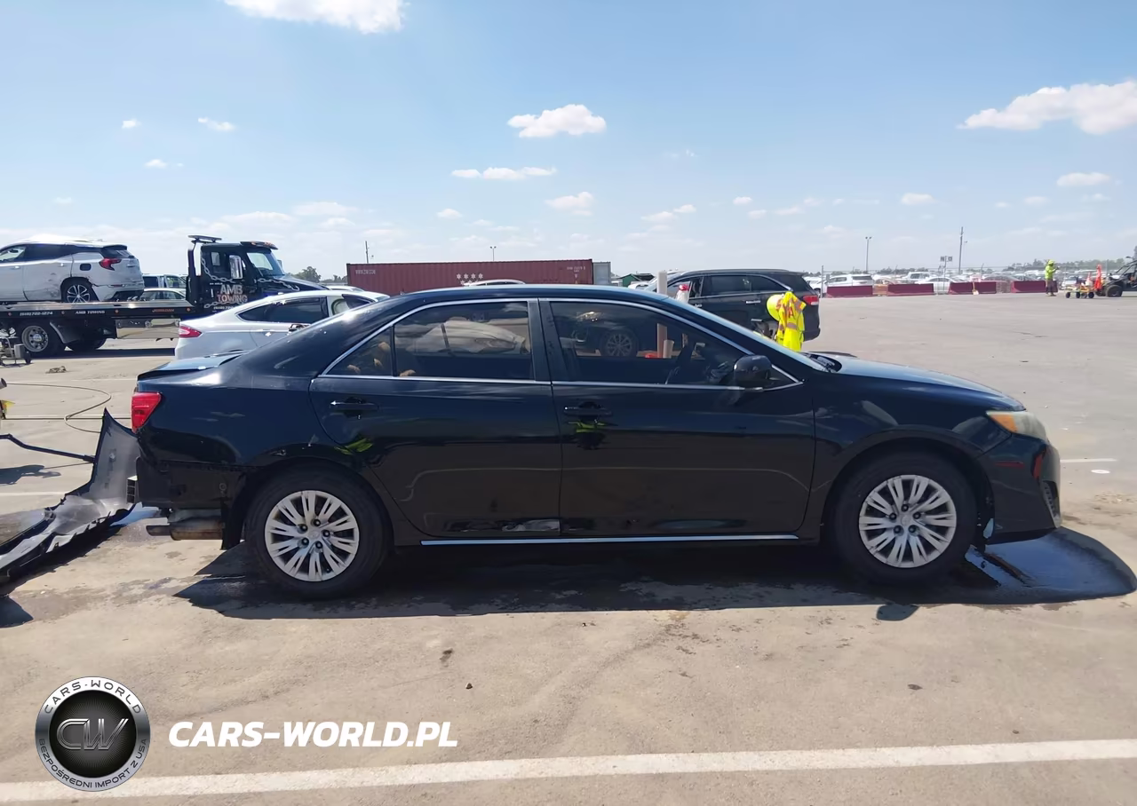 2014 Toyota Camry Le VIN:4T4BF1FK6ER354774 - 14