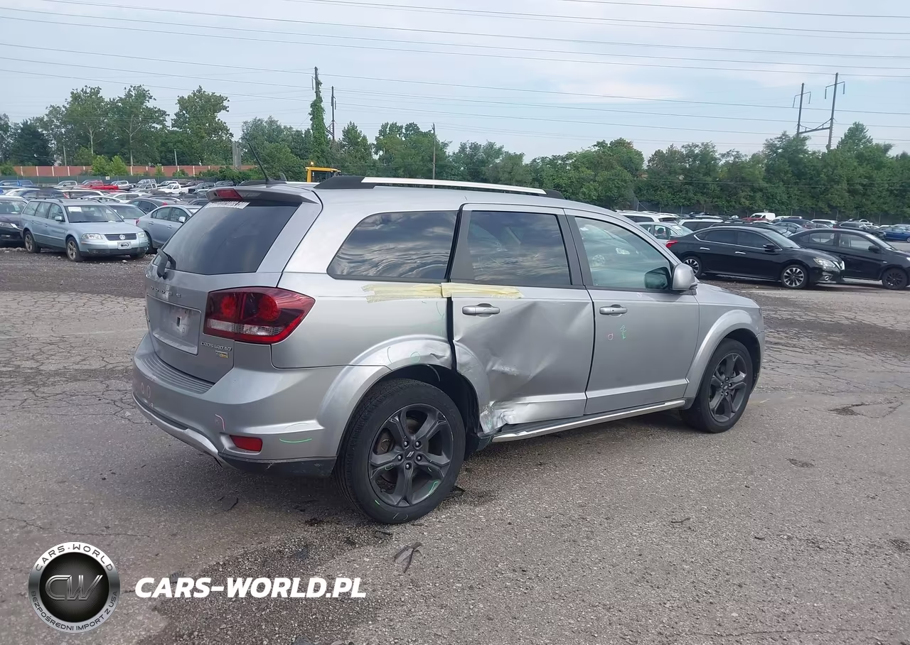 2018 Dodge Journey Crossroad VIN:3C4PDCGG3JT339590 - 18
